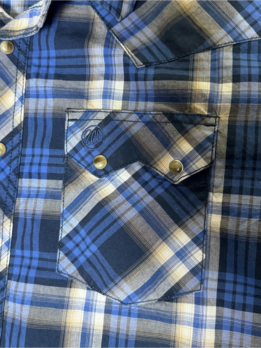 Wrangler Blue and White Plaid Short-Sleeve Button-Down - Picture 3 of 7